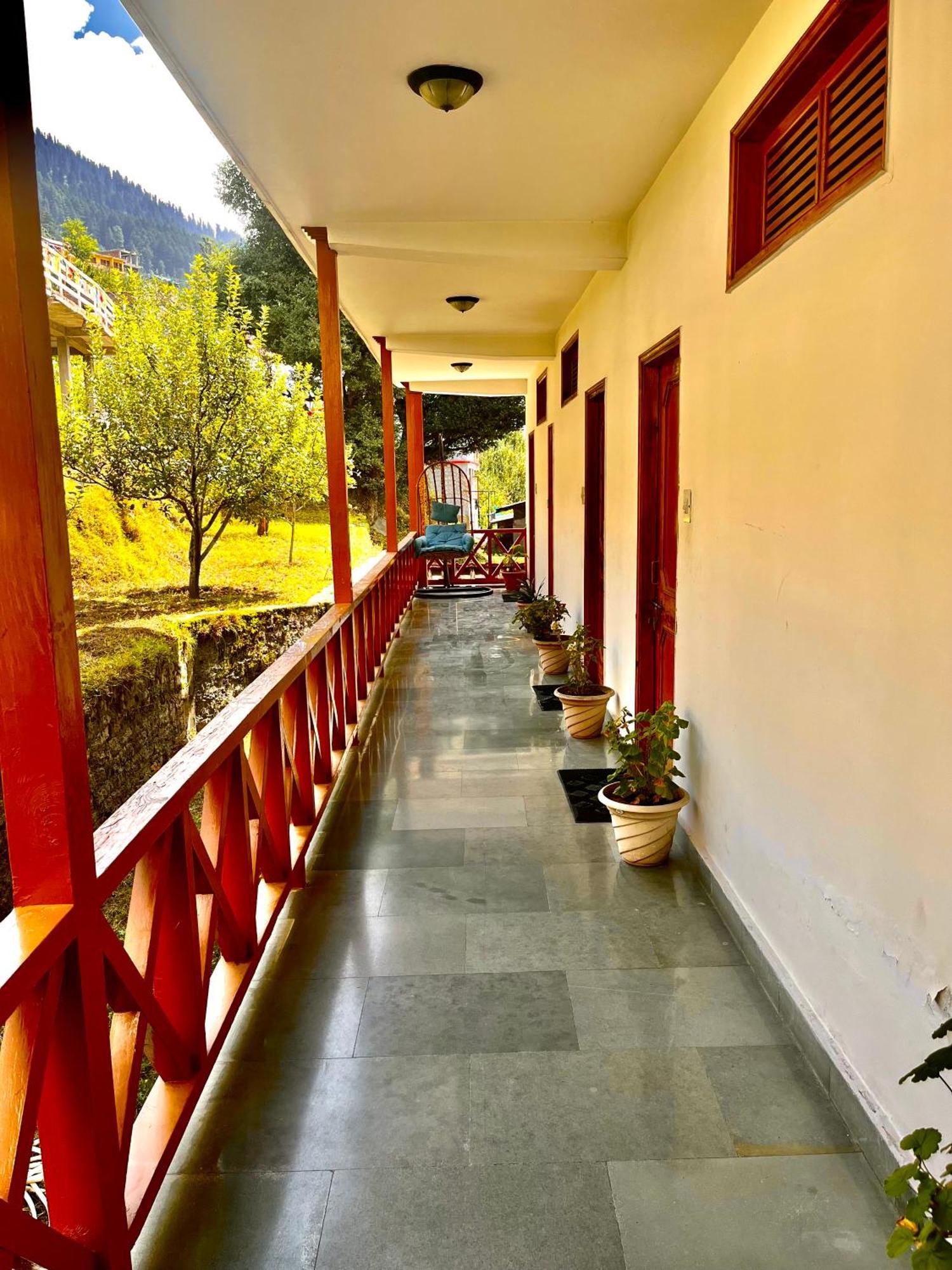 Sita Hotel & Cottage, Manali - A Boutique Wellness Hotel Exterior photo