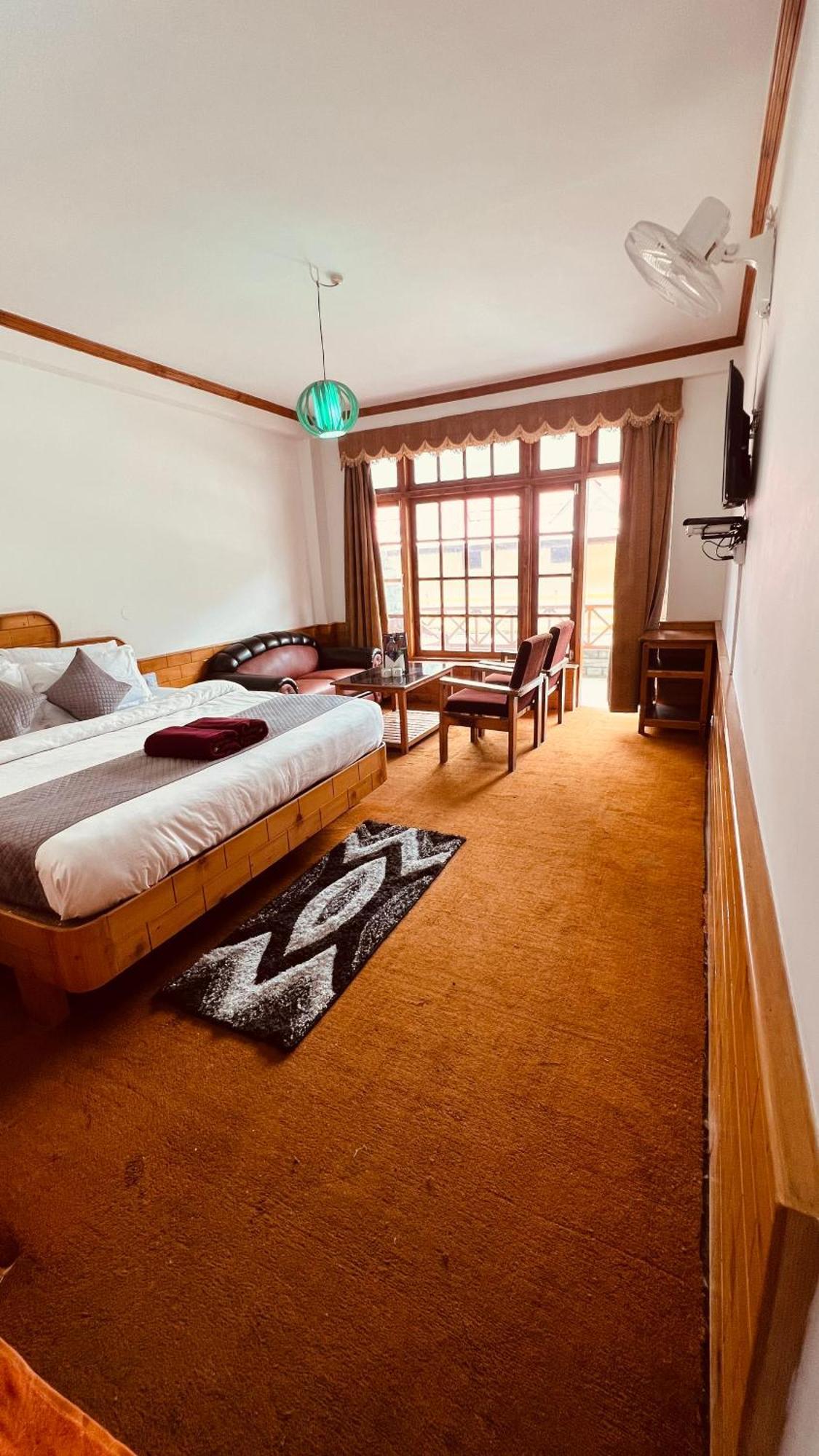 Sita Hotel & Cottage, Manali - A Boutique Wellness Hotel Exterior photo